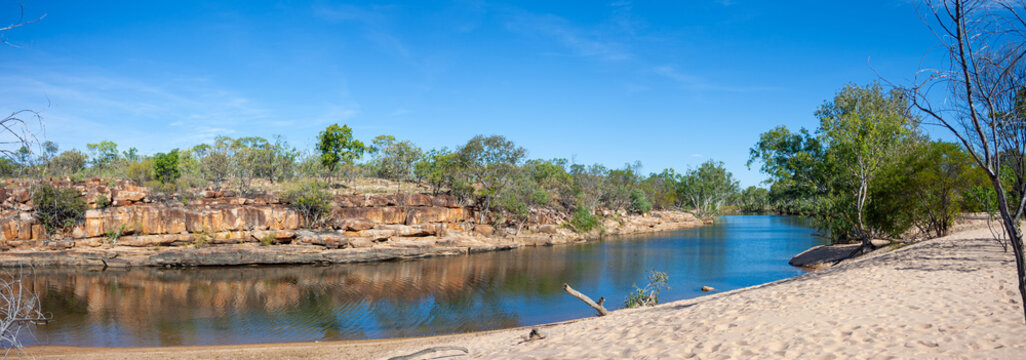 The beach at Warla Gorge (Hann Gorge)