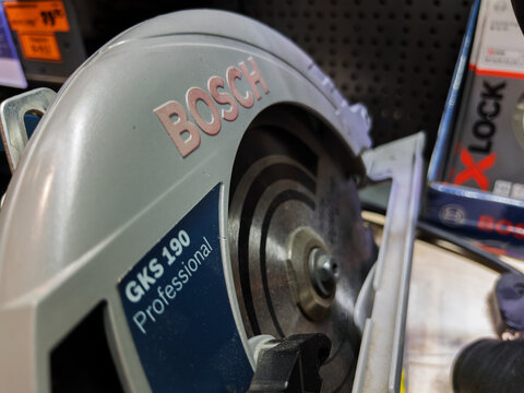 Bosch GKS 190 Professional Circular Saw Close-Up