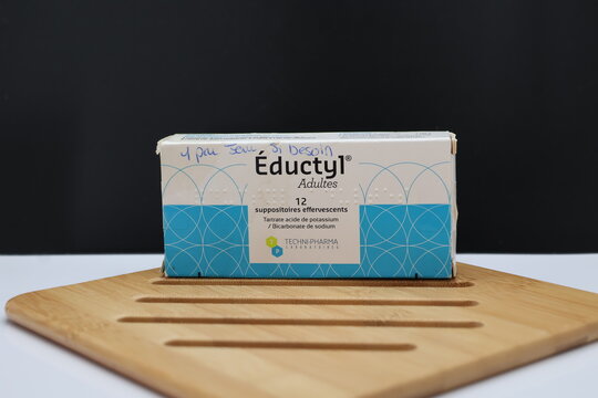 Boite de suppositoires effervescents pour adultes Eductyl de techni 
 pharma