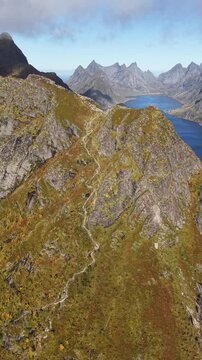 Lofoten - Norwegen - Reine - Reinebringen