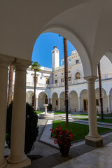 Cour italienne du palais de Livadia, Crimée, ancien lieu de villégiature estivale des derniers souverains russes, notamment le dernier tsar de Russie Nicolas II