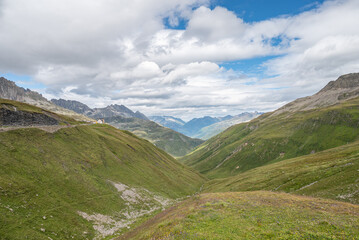 Fototapeta premium View of the road through the Furka mountain pass in Swiss