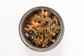 キノコとこんにゃくの炒め物