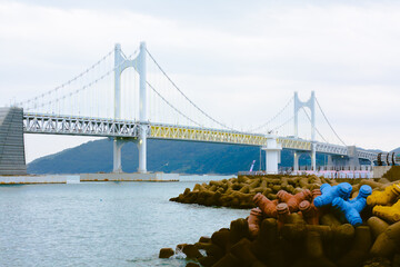 부산 광안대교와 등대