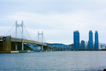 Fototapeta premium 부산 광안대교 바다