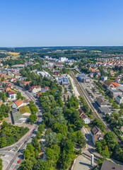 Die sehenswerte Stadt Ellwangen im Tal der Jagst aus der Vogelperspektive