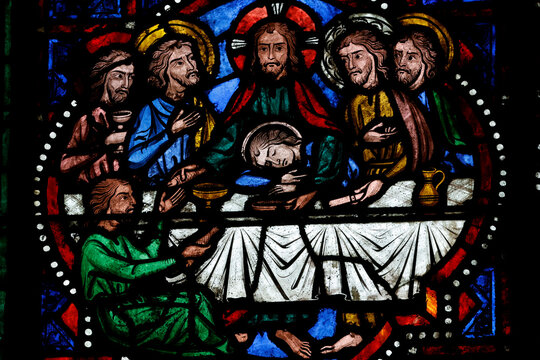 Saint Gatien cathedral. Stained glass. Jesus and the Apostles at the Last Supper on Maundy Thursday . Tours. France. - Powered by Adobe