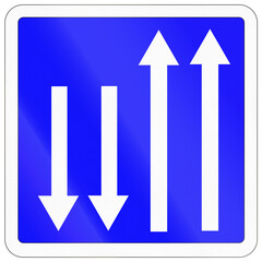 Information road sign used in France - Two lanes for each direction