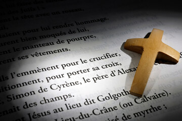 Gospel book for the celebration of the Mass. Holy Week. Passion of Christ. The crucifixion.