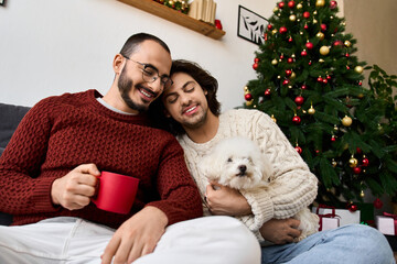Obraz premium Festive love and warmth shared by a couple at home during the holiday season