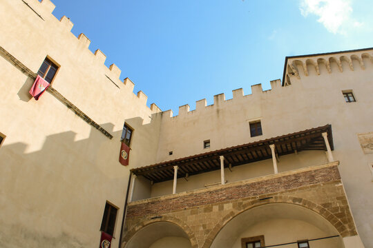Palazzo Orsini a Pitigliano con cielo