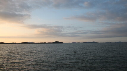 해가지는 일몰 풍경과 바닷가 풍경 