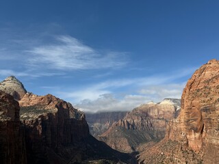 Obraz premium View from canyon overlook trail view point, Zion canyon.