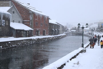 오타루 운하의 눈 내리는 겨울