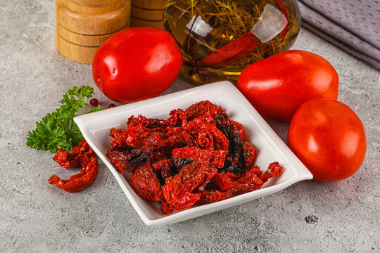 Sundried red tomatoes in the bowl
