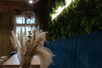 efektowne kwiaty, suszki w kawiarni  © Magdalena