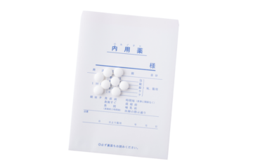 透明背景（png）に内用薬用の薬袋と錠剤