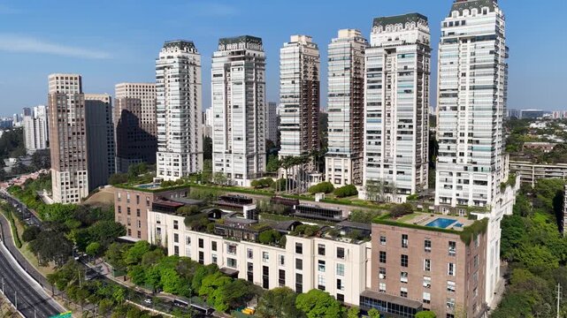 Cidade Jardim Shopping At Sao Paulo In Brazil. Residential Towers Landscape. Downtown District Scenery. Highrise Buildings. Cidade Jardim Shopping At Sao Paulo In Brazil. Residential District.