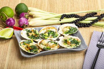 Grilled scallops with green onion