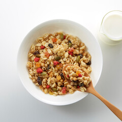 朝ごはんの爽やかなイメージ_グラノーラ