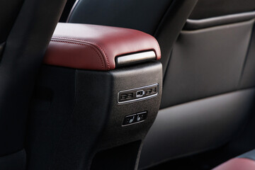 Obraz premium Rear Console Luxury Features