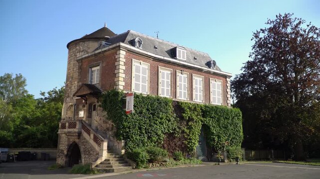 The Maison de la Faience, an earthenware museum located in the city of Creil, France.