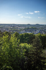 Vue panoramique d'Esch-sur-Alzette, Luxembourg, vue de haut en format vertical 