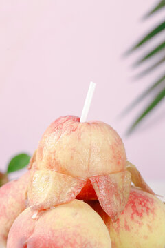 Fresh Yangshan Peaches from Wuxi China Peeled Ripe Fruit Ready for Picking