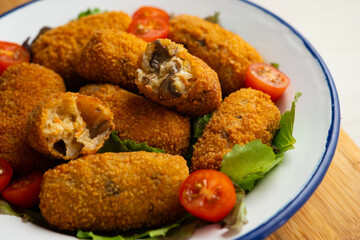 Spanish vegetable croquette tapa. Step-by-step recipe to learn how to cook.