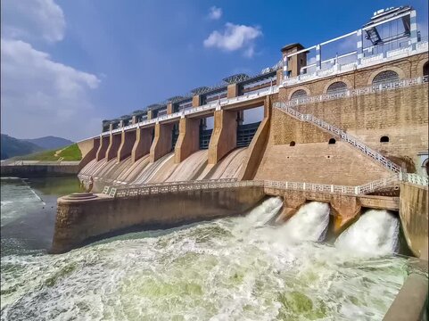 The Krishnagiri Dam, also known as the KRP Dam, is a tourist destination and picnic spot on the Thenpennai River in the Krishnagiri district of Tamil Nadu, India. Located about 100 km from Bangalore.