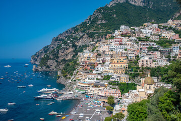 Naklejka premium Stunning royalty-free photos of Positano, Italy. Perfect for travel, marketing, and editorial use. Iconic Amalfi Coast views with colorful cliffside buildings.