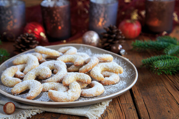 gebackene Vanillekipferl zur Adventszeit