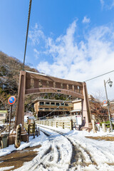 冬化粧した湯原温泉街