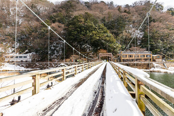冬化粧した湯原温泉街