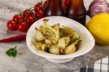 Vegan cuisine - baked fennel with oil