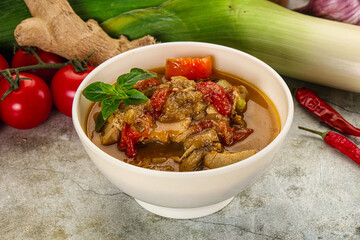 Thai curry with chicken and basil