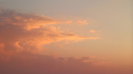 Naklejka premium Golden sunset clouds simple background