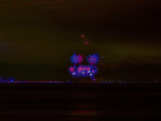 兵庫県芦屋市の南芦屋浜から大阪万博の花火を撮影
