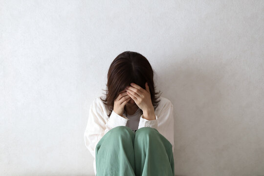 絶望する女性