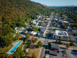 Aerial View of Berkeley Springs Showcasing Scenic Summer Landscape