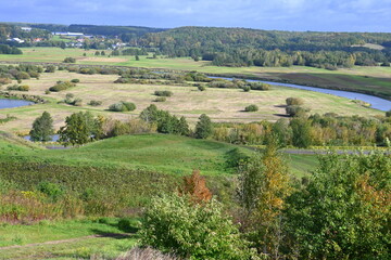 Łomżyński Park Krajobrazowy Doliny Narwi, meandry rzeki Narew, stanowiąca obszar chroniony. Łomża, Województwo podlaskie, Polska, Europa