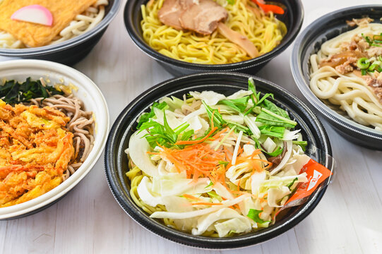 色々なレンジ調理の麺類食品