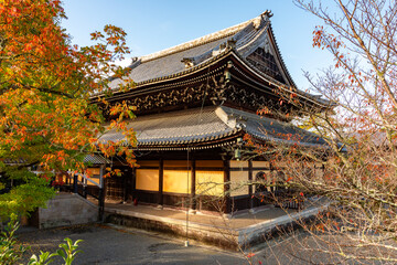 Naklejka premium Nanzen-ji temple and gardens in autumn, Kyoto, Japan