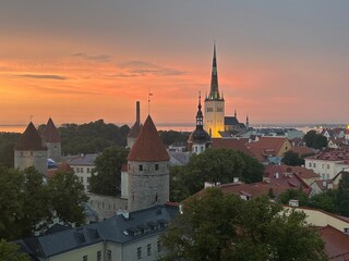 Fototapeta premium Tallinn at dusk