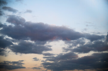 Obraz premium Dramatic Sunset Sky with Colorful Clouds