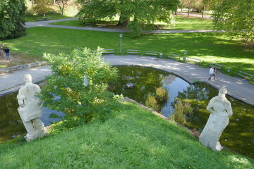 Burggarten mit Blick in den Stadtpark und Ententeich . Graz . Steiermark