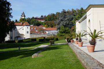 Burggarten mit Grazer Burg, Orangerie und Schlossberg . Graz . Stadtpark . Steiermark . Castle Complex  . Old town