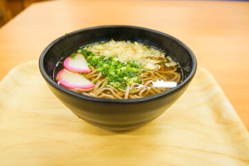 曽木の滝近くの店で食べたたぬきそばの昼食