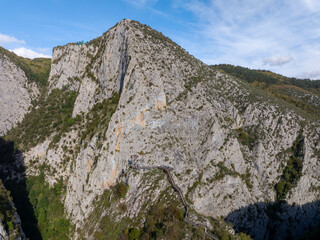 There are incredibly beautiful places around Kastamonu that make you breathe. One of them is Valla Canyon in Pınarbaşı district. Valla Canyon, which