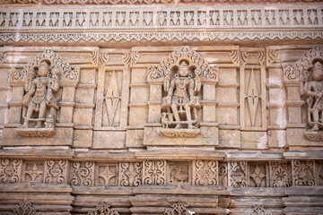 Obraz premium Intricate Stone Carvings of lord vishnu on Shamlaji (Dhamlaji) Temple, Modasa, Gujarat, India